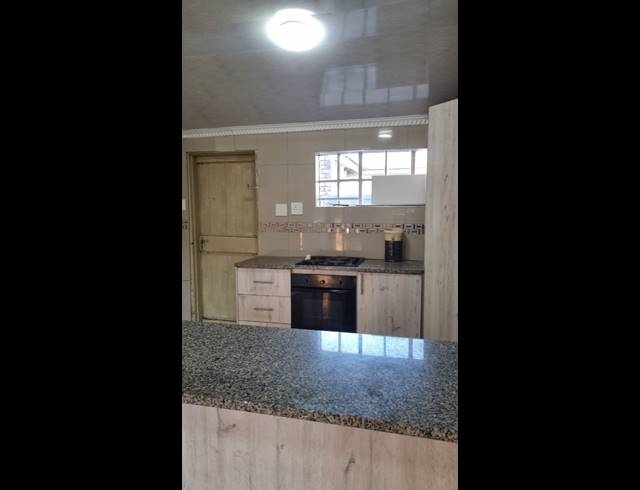 3 BEDROOM FREEHOLD FOR SALE IN FERNWOOD